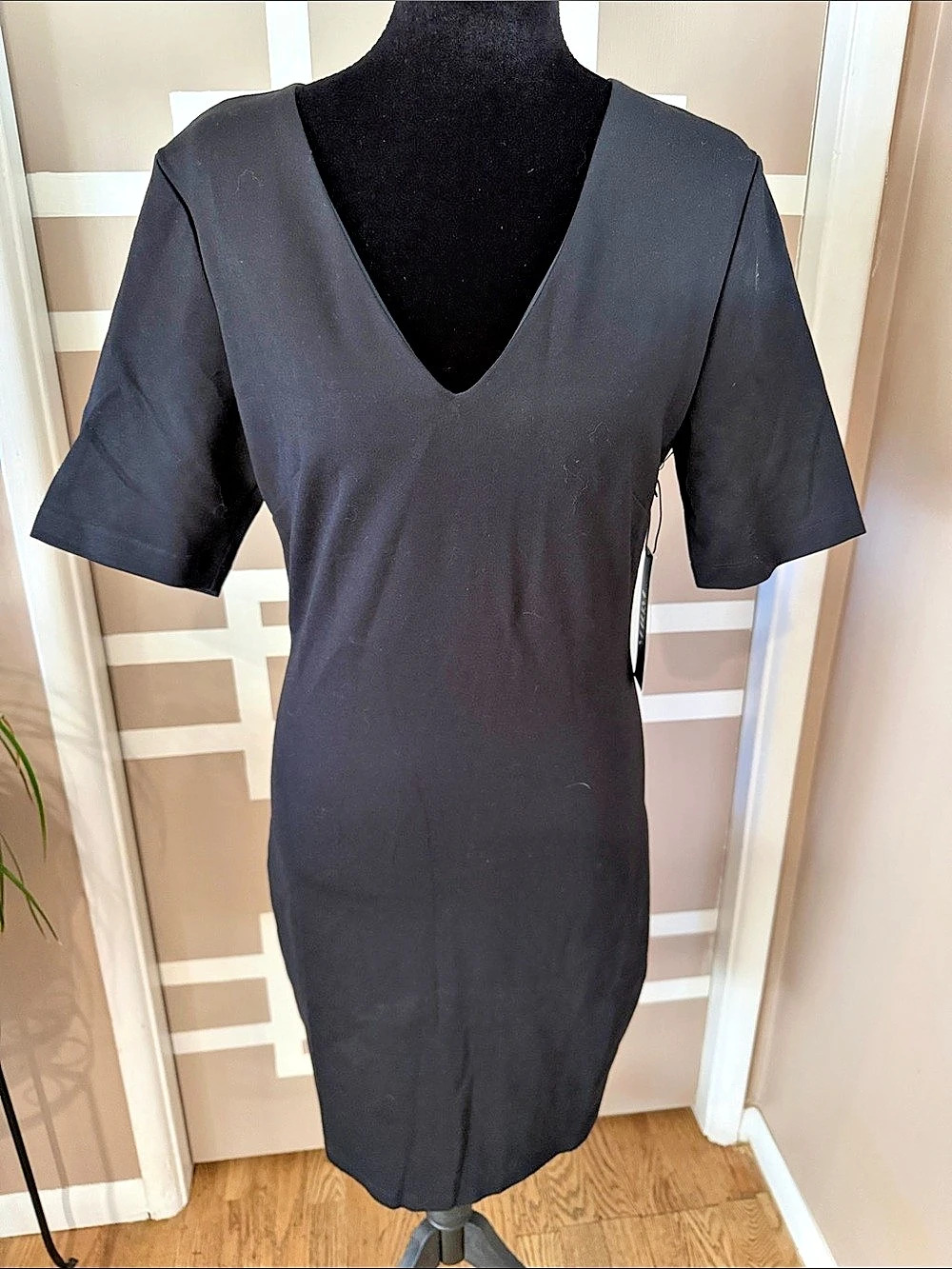 NWT White House Black Market Aura Sculpting Sheath Dress Black Sz 8 STUNNING LBD